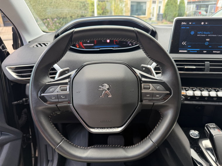 Vehicle Image 24