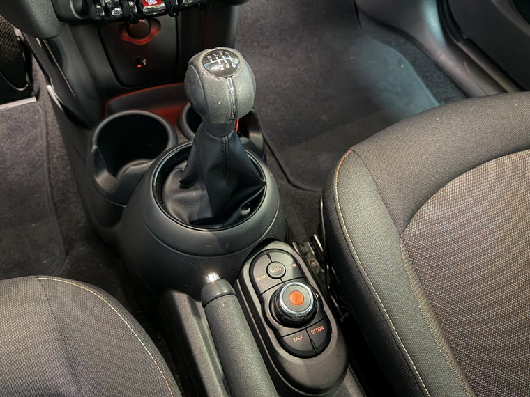 Vehicle Image 24
