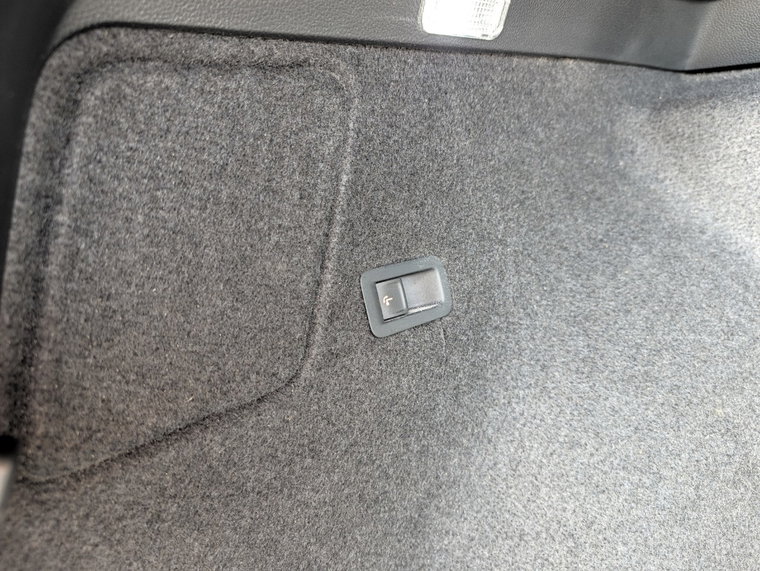 Vehicle Image 25