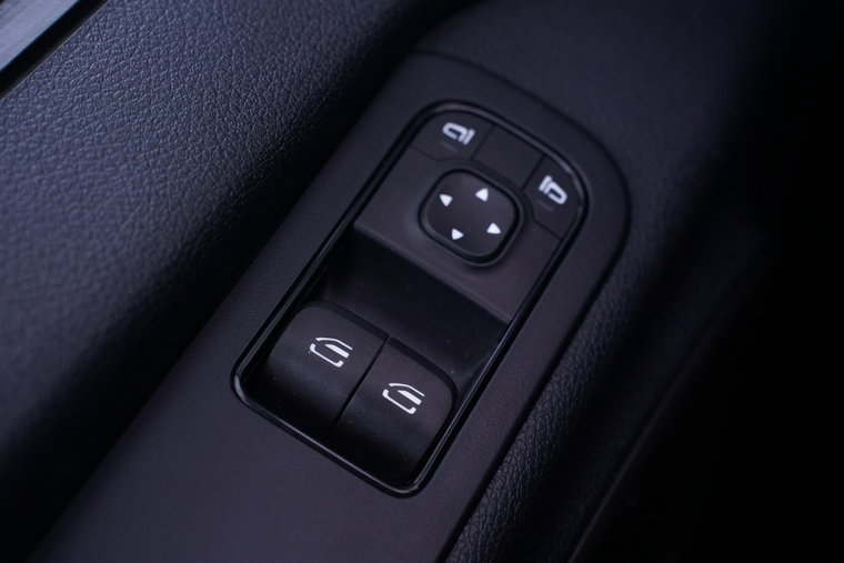 Vehicle Image 40