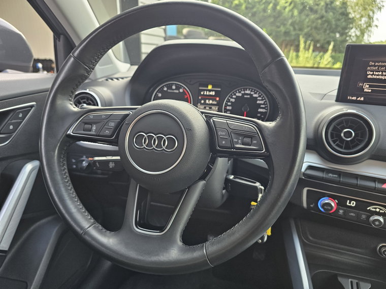 Vehicle Image 32