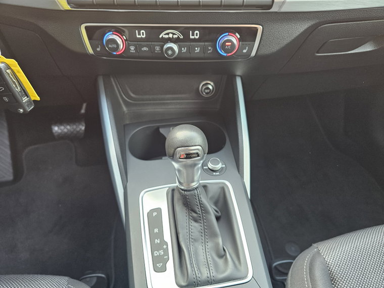 Vehicle Image 33