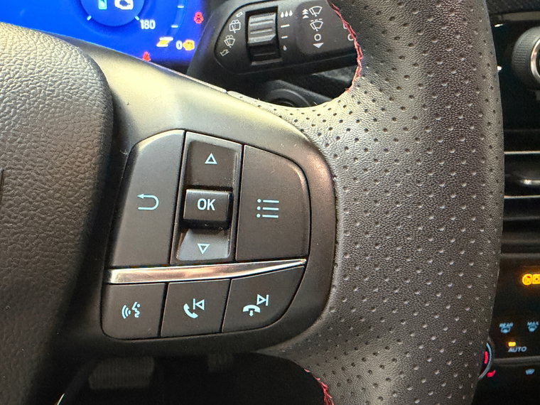 Vehicle Image 32