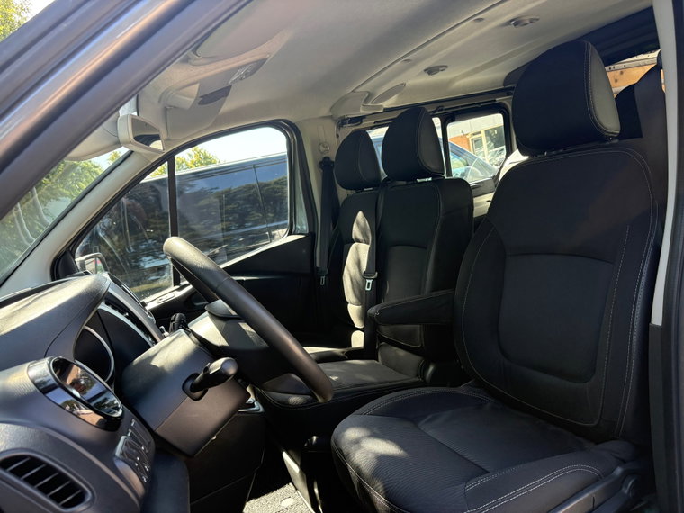 Vehicle Image 17