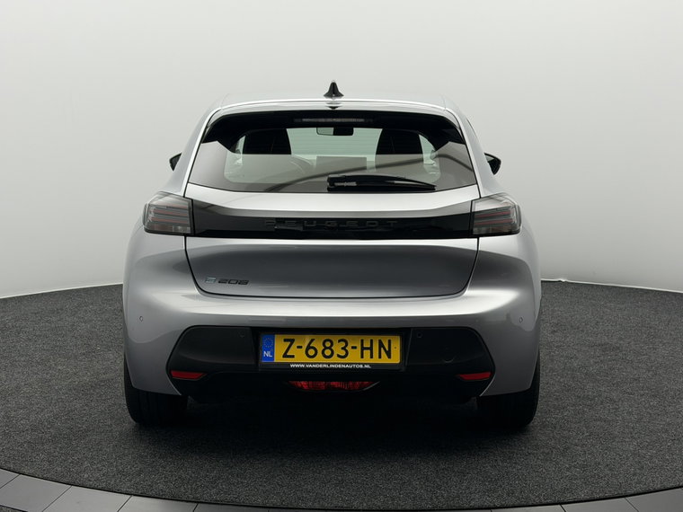 Vehicle Image 26