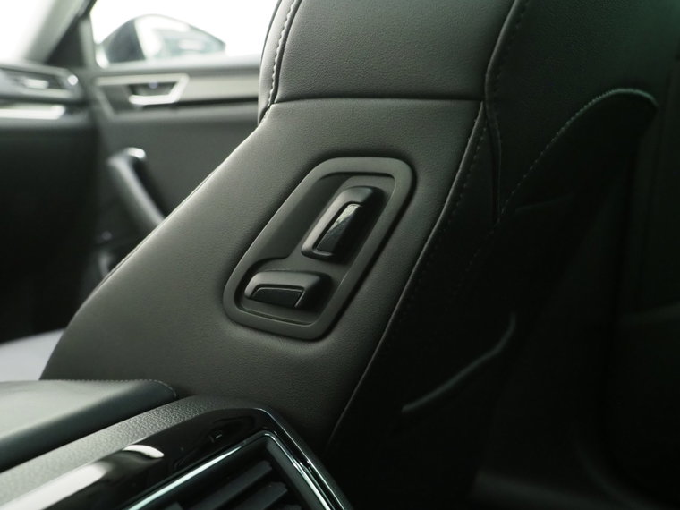 Vehicle Image 39