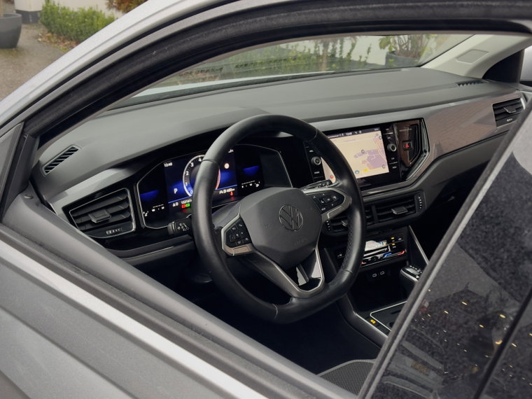 Vehicle Image 22