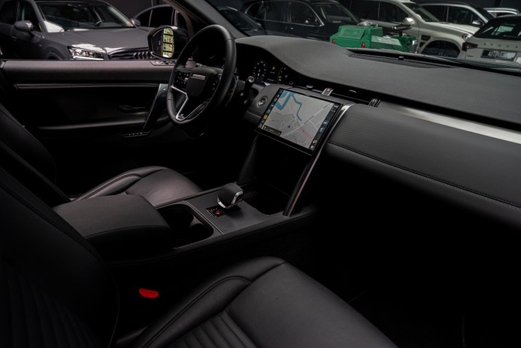 Vehicle Image 12