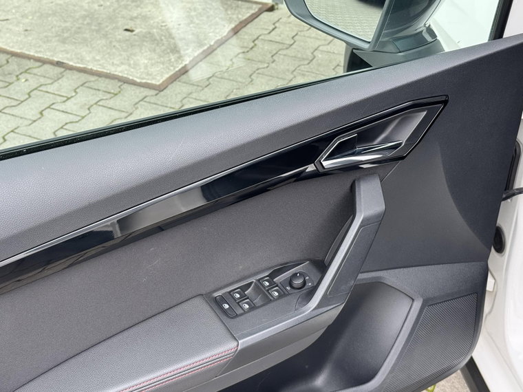 Vehicle Image 24