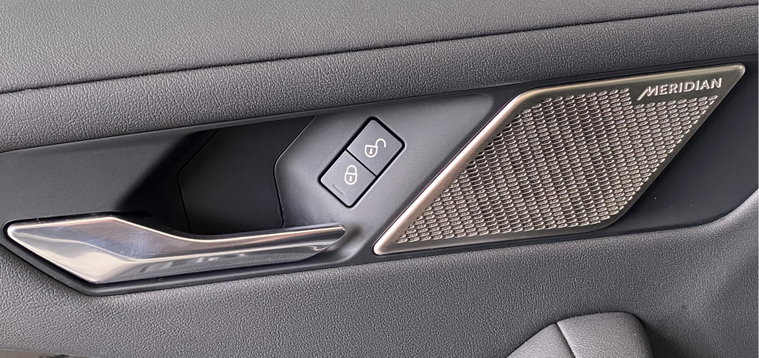 Vehicle Image 23