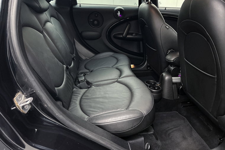 Vehicle Image 26