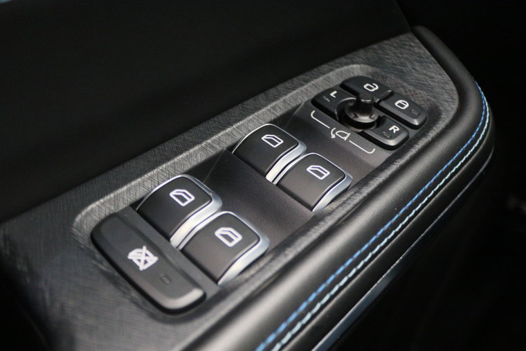 Vehicle Image 33