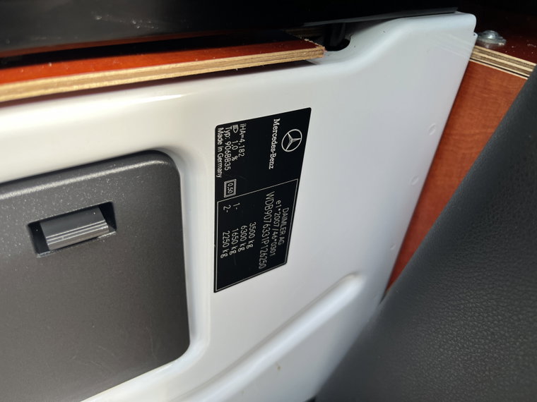 Vehicle Image 37