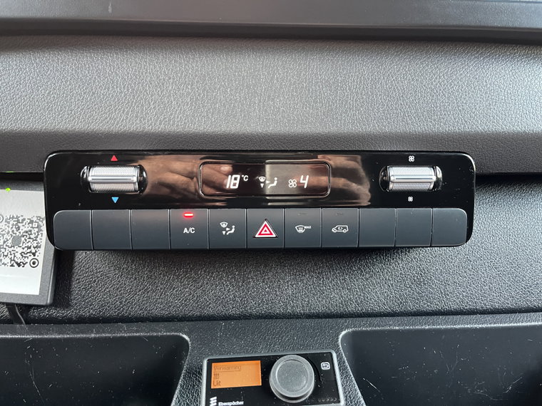 Vehicle Image 40