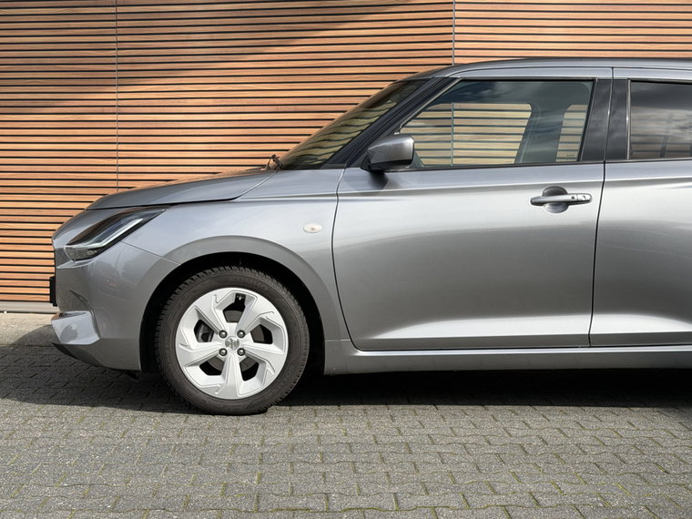 Vehicle Image 12