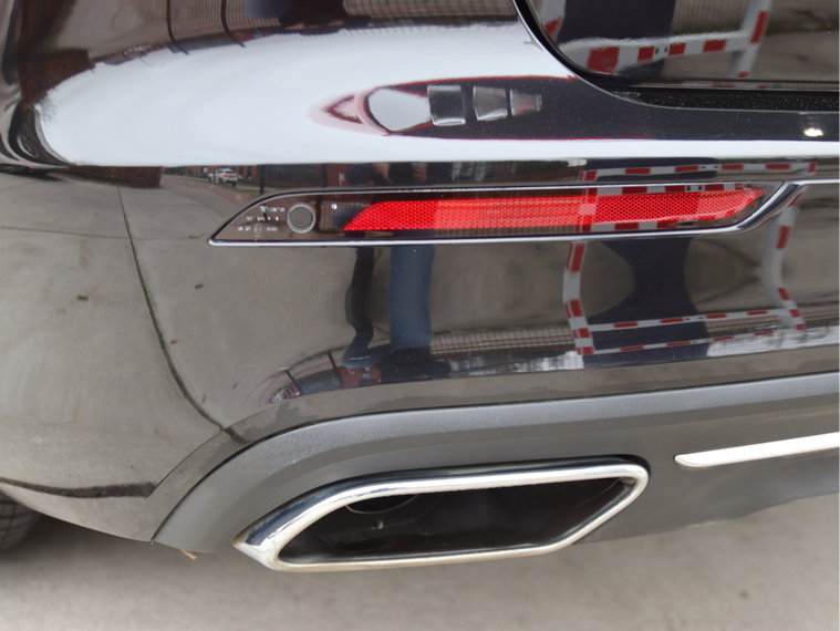 Vehicle Image 33