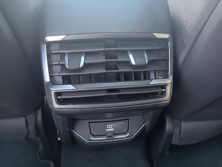 Vehicle Image 27