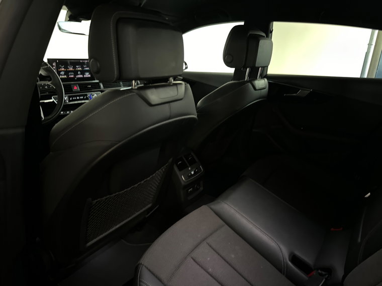 Vehicle Image 33