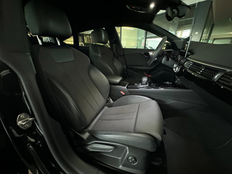 Vehicle Image 35