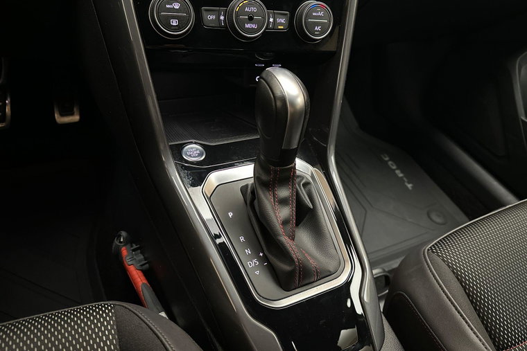 Vehicle Image 32