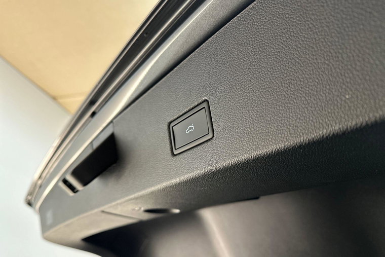 Vehicle Image 35