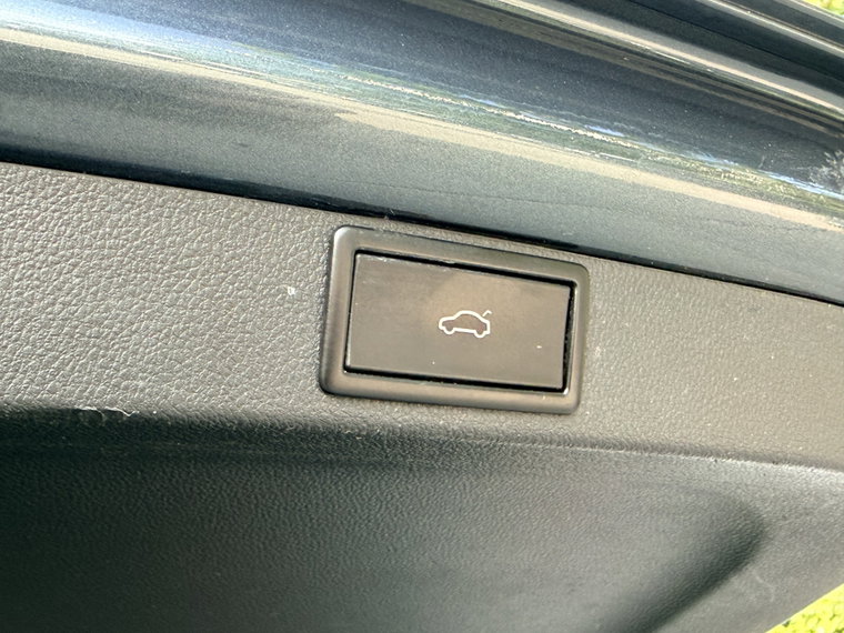 Vehicle Image 52