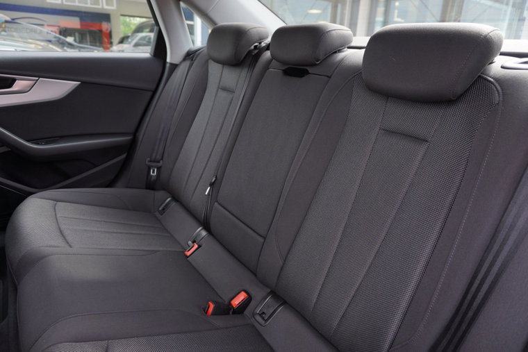 Vehicle Image 15