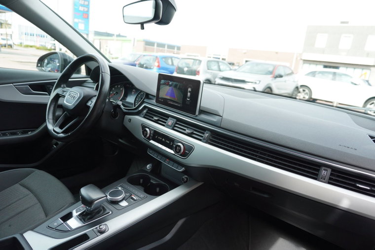 Vehicle Image 18