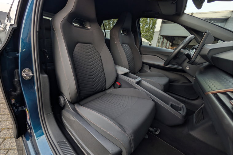 Vehicle Image 14