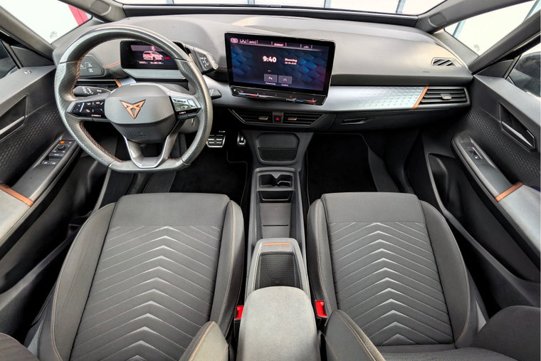 Vehicle Image 8