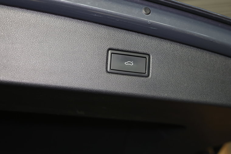 Vehicle Image 38