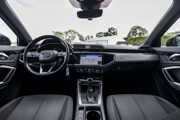 Vehicle Image 30