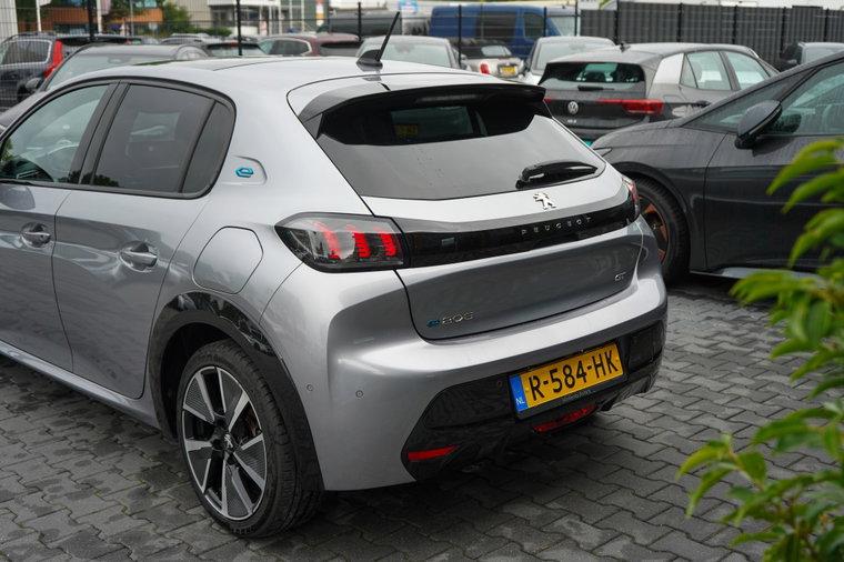 Vehicle Image 20