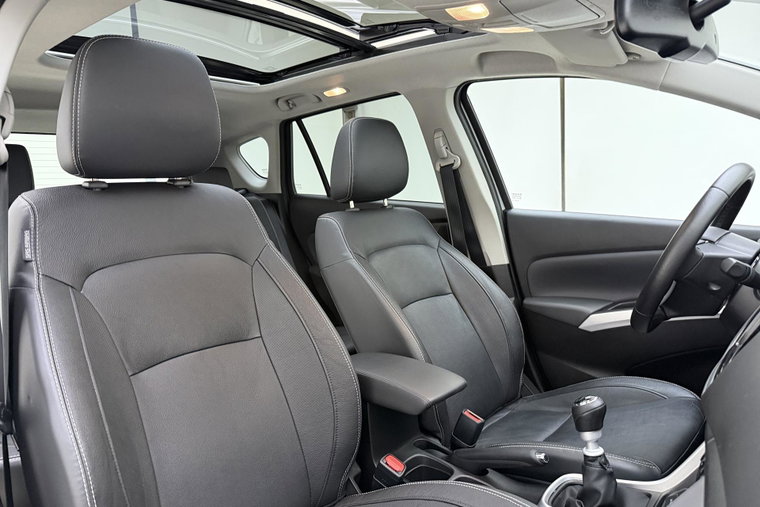 Vehicle Image 13