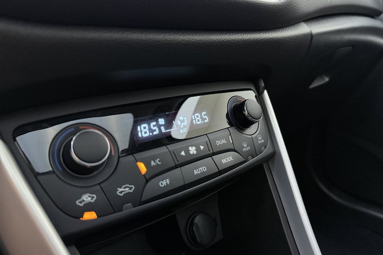 Vehicle Image 23