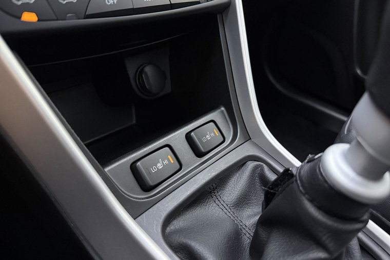 Vehicle Image 25