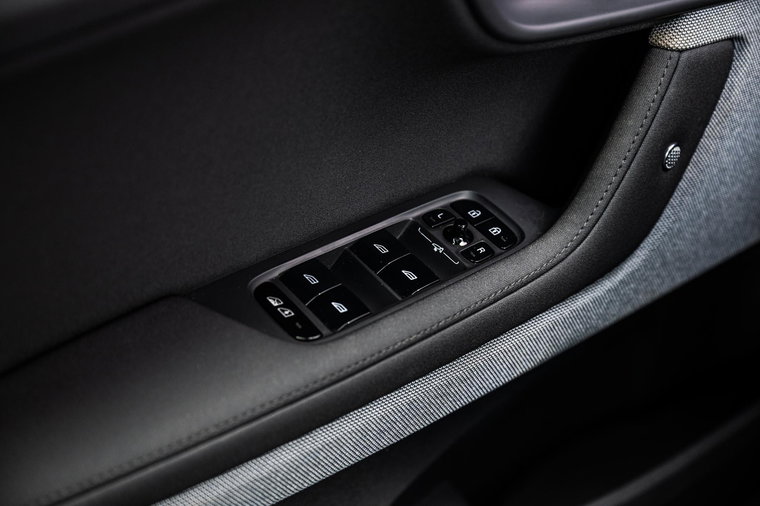Vehicle Image 24