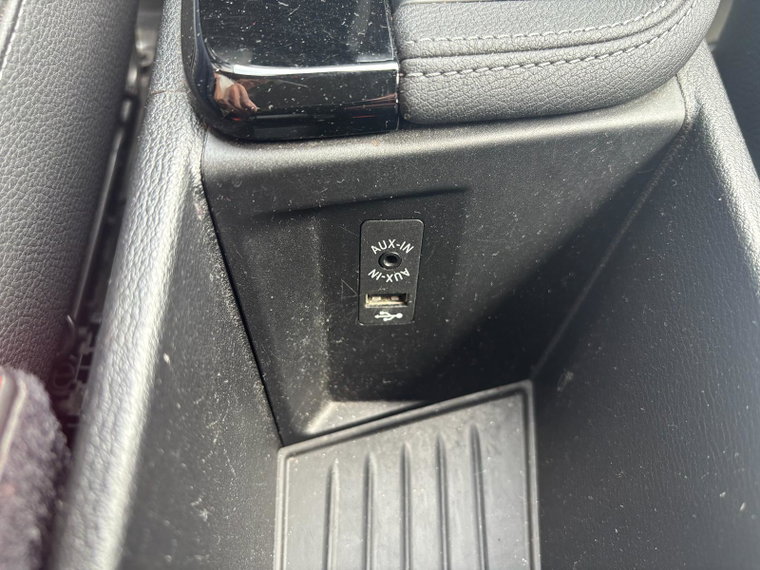 Vehicle Image 35