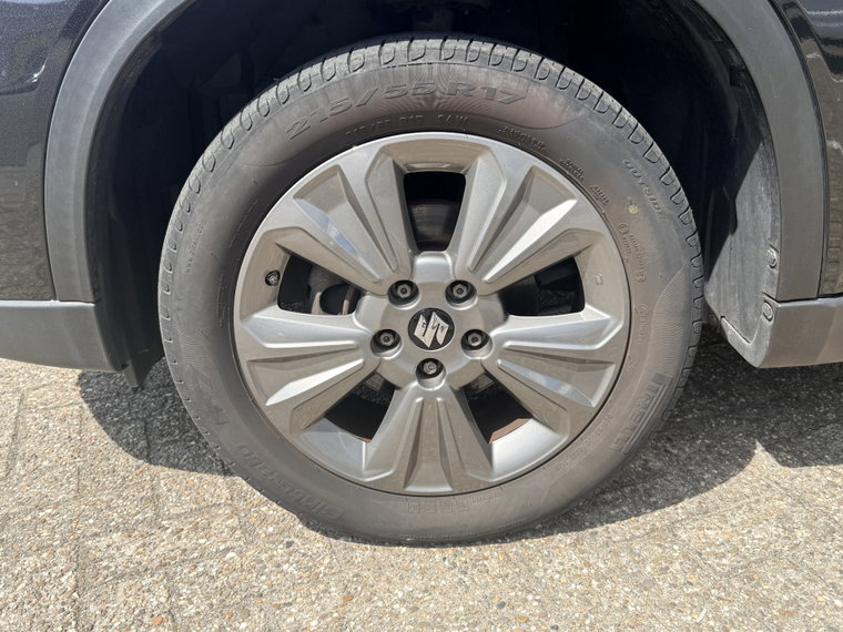 Vehicle Image 16
