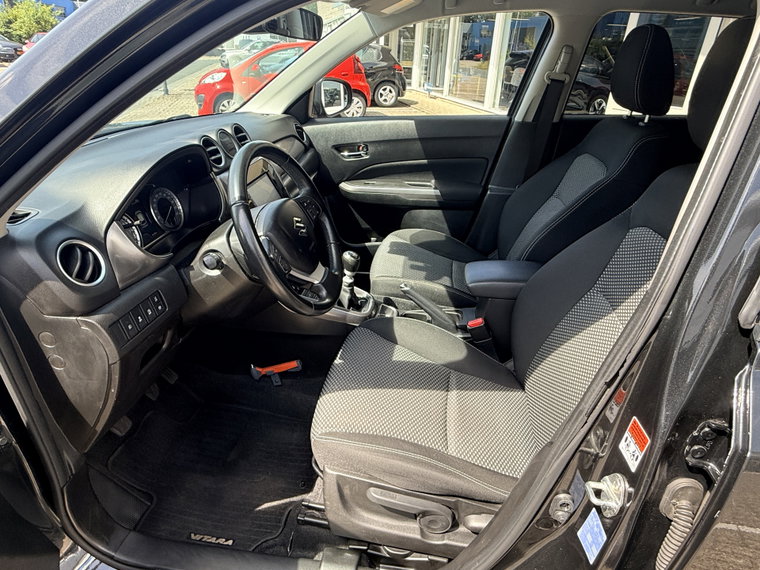 Vehicle Image 4