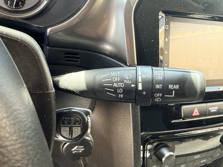 Vehicle Image 25