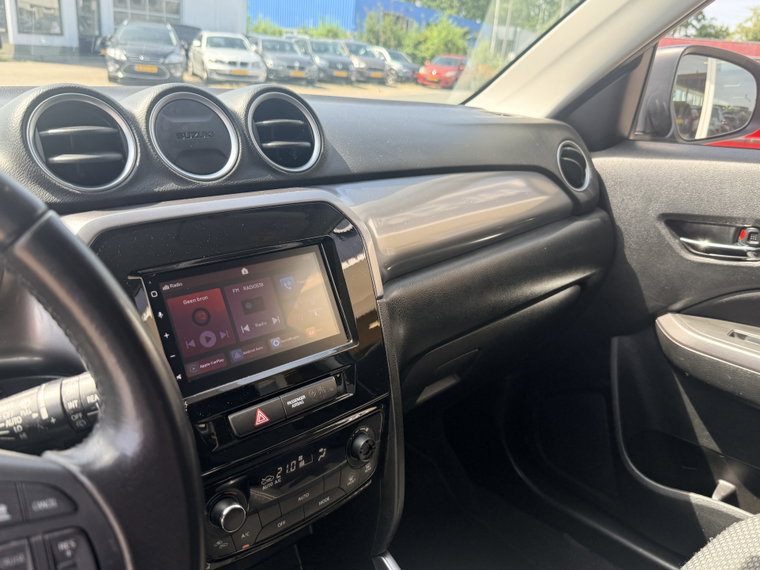 Vehicle Image 32