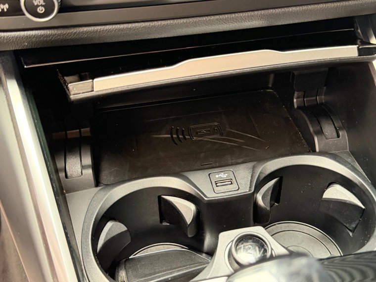 Vehicle Image 25