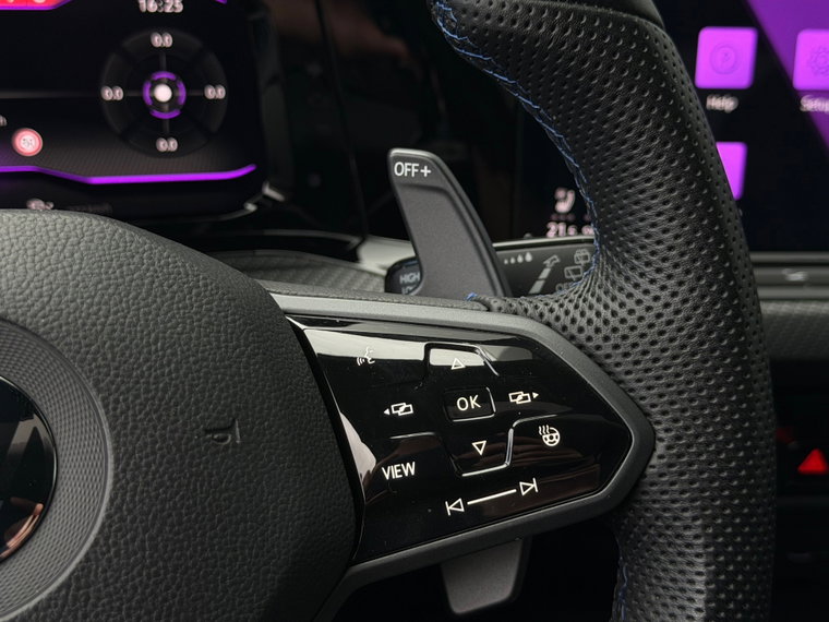 Vehicle Image 32