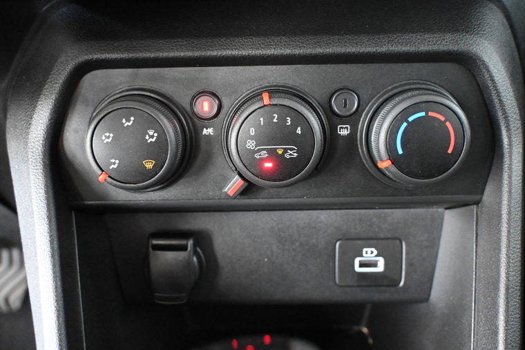 Vehicle Image 26