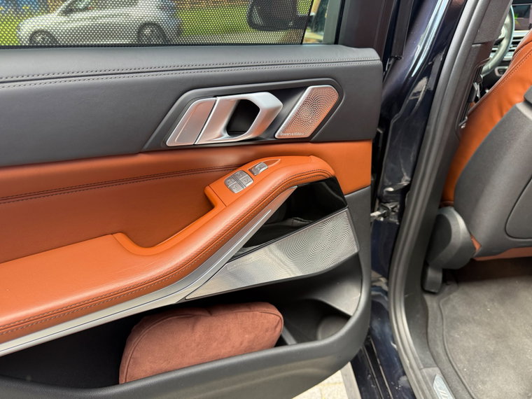 Vehicle Image 48