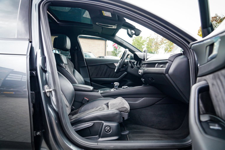 Vehicle Image 40