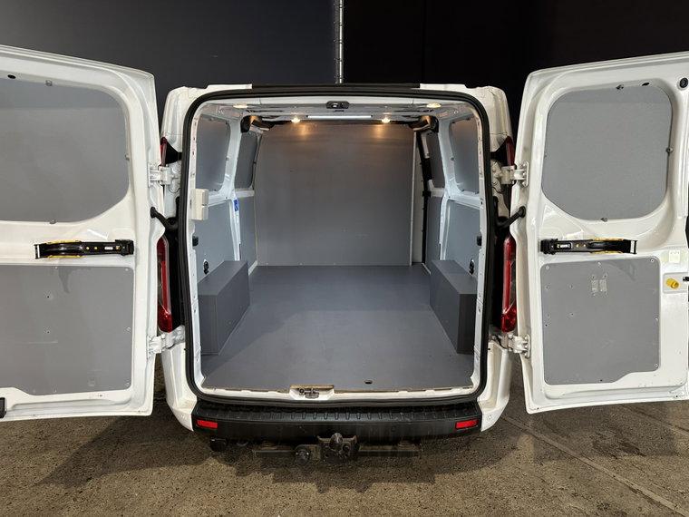 Vehicle Image 13