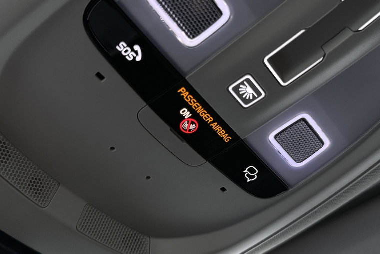 Vehicle Image 35
