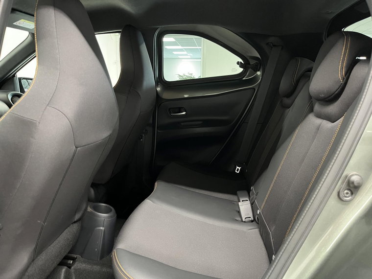 Vehicle Image 16
